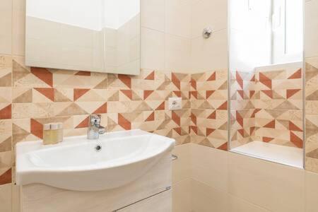 Iflat Lovely And Bright 2 Bed Flat Near Termini Rom
